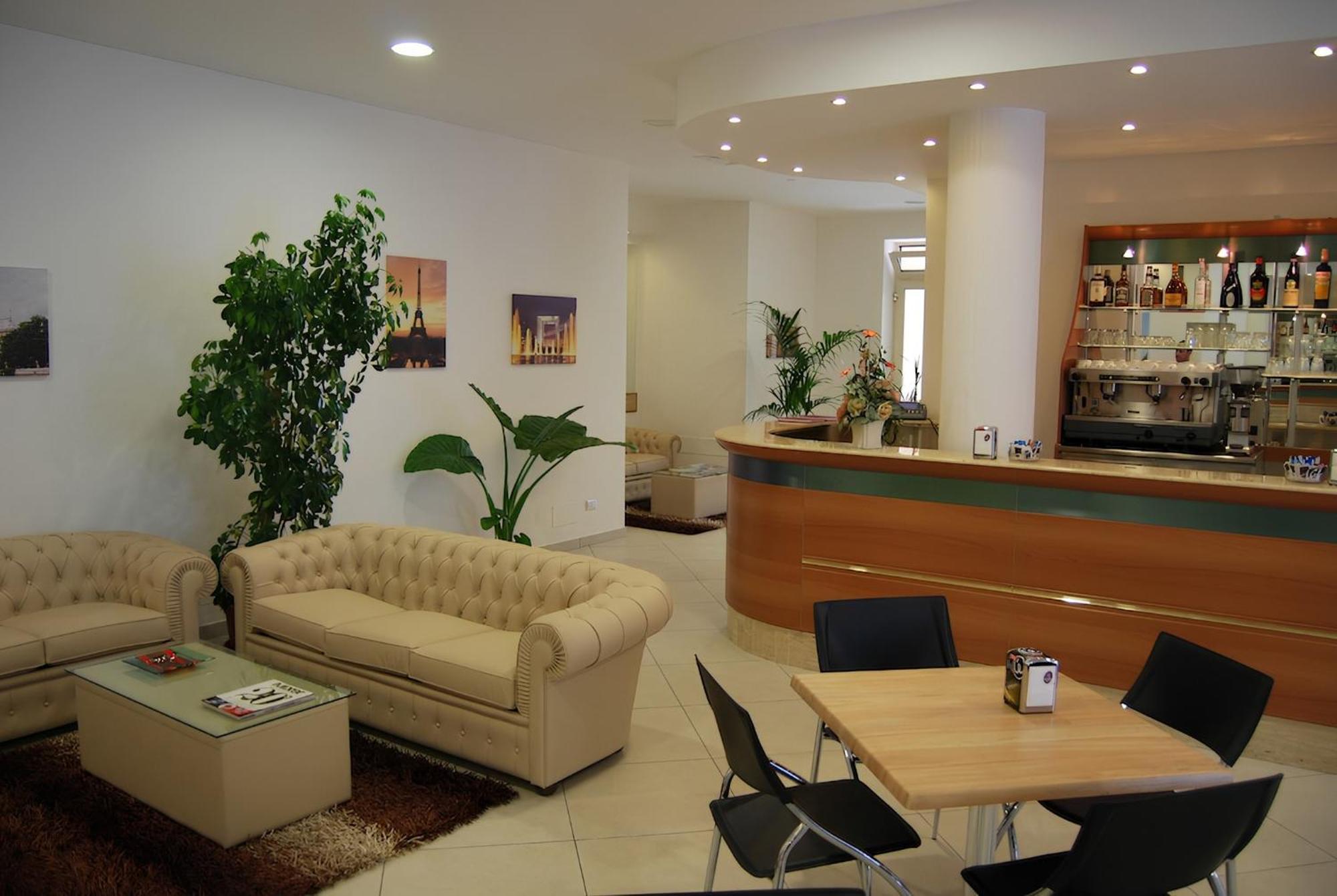 Eu Ropa Hotel 네레토 외부 사진